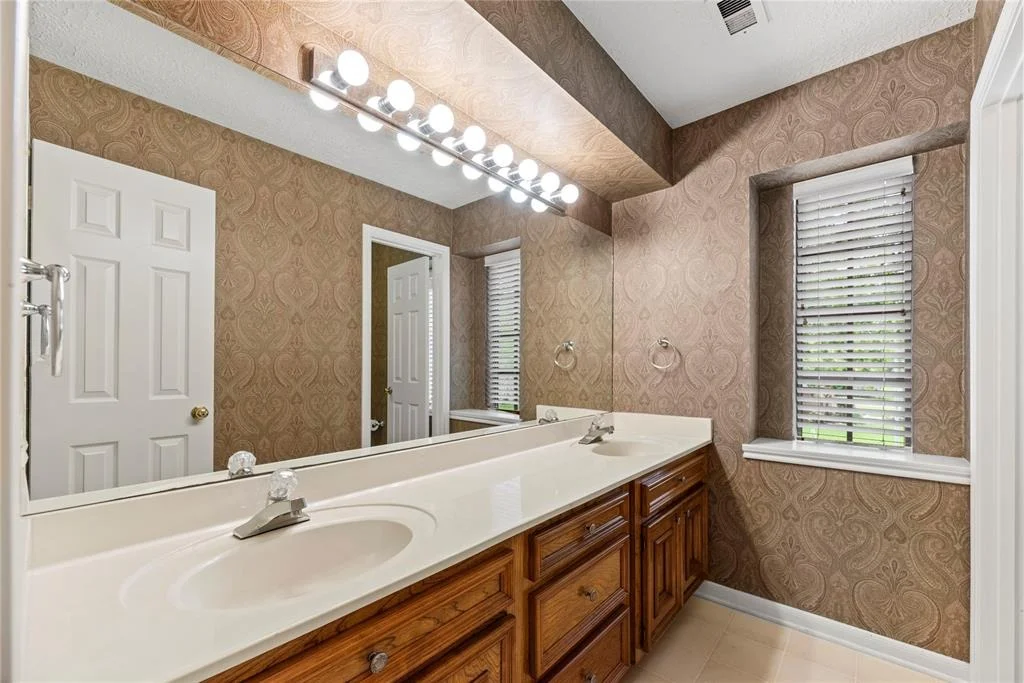 Photo of 1015 Deerfield Road