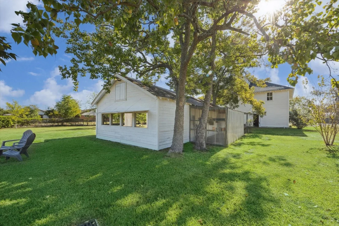 Photo of 618 Bayridge Road