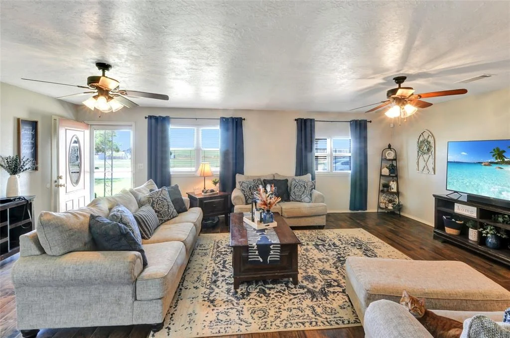 Photo of 807 Ridgelea Drive