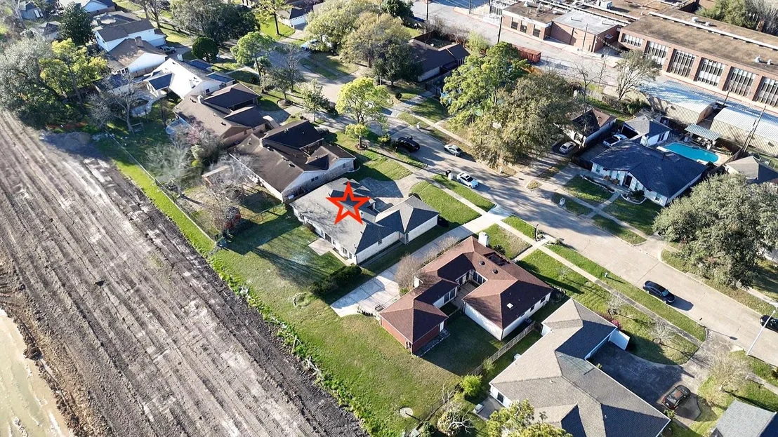 Photo of 5607 Arncliffe Drive