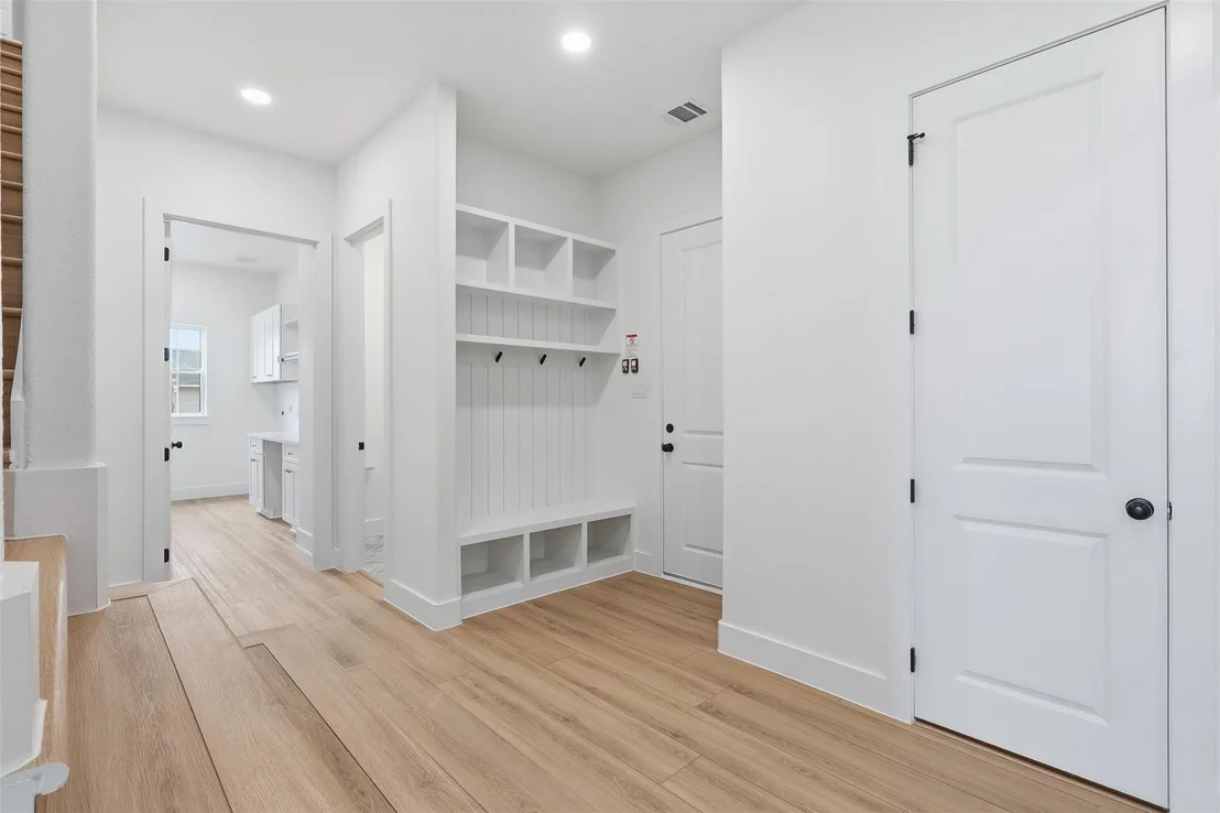 Photo of 467 Springfield Trail
