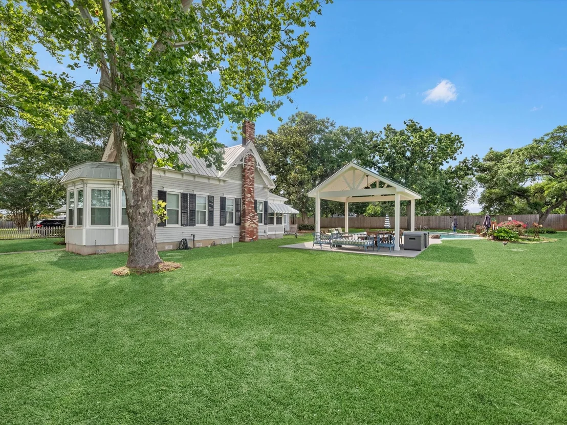 Photo of 305 Hill Street
