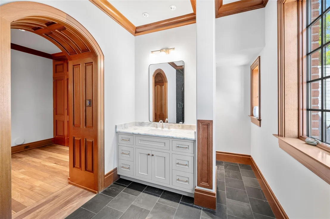 Photo of 1802 Forest Gate Circle