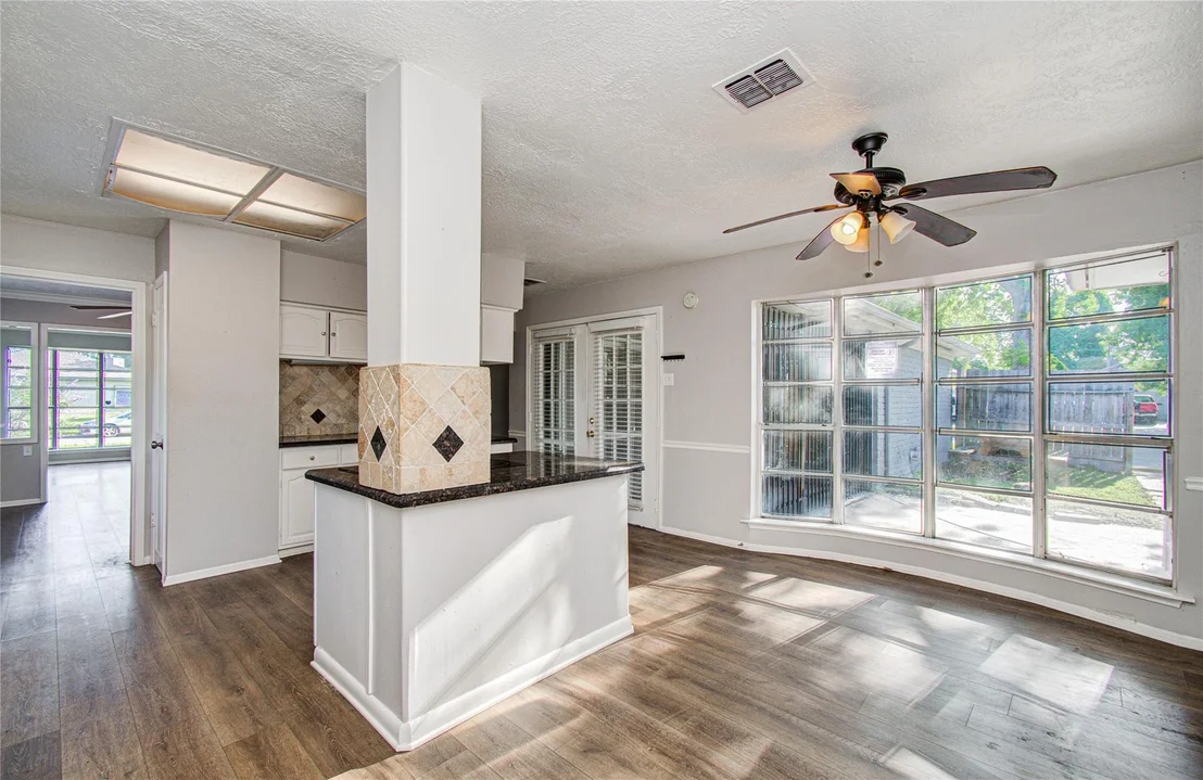 Photo of 9430 Claridge Drive