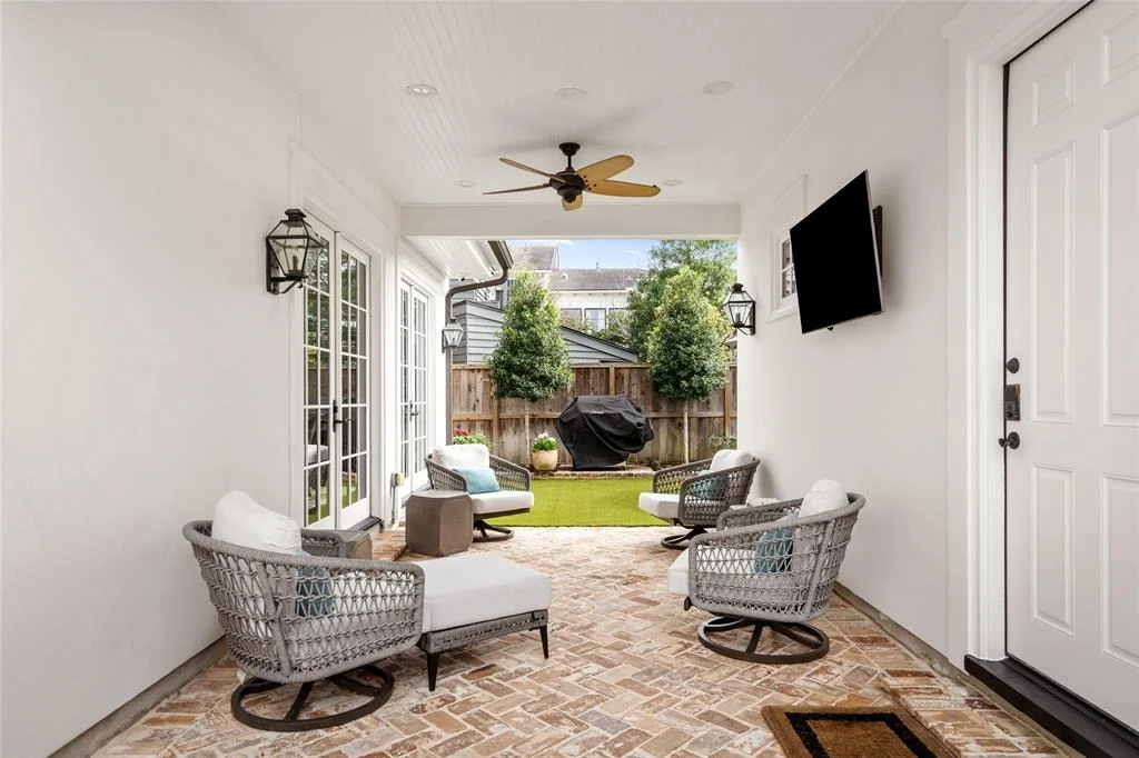 Photo of 2443 Pelham Drive