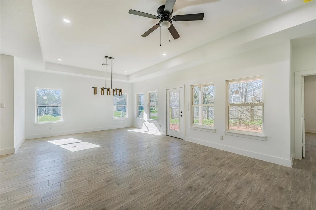 Photo of 10703 Hillside Drive