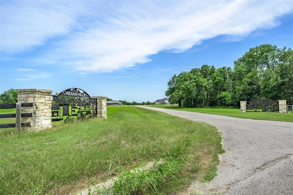 Photo of 831 Indian Hill Lane