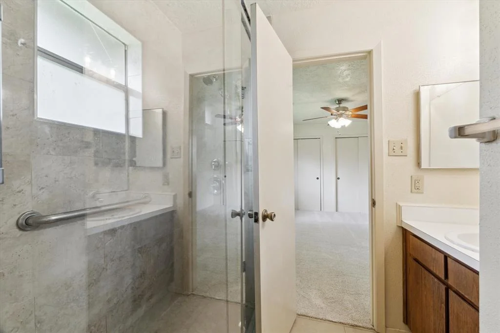 Photo of 1006 W Brompton Drive