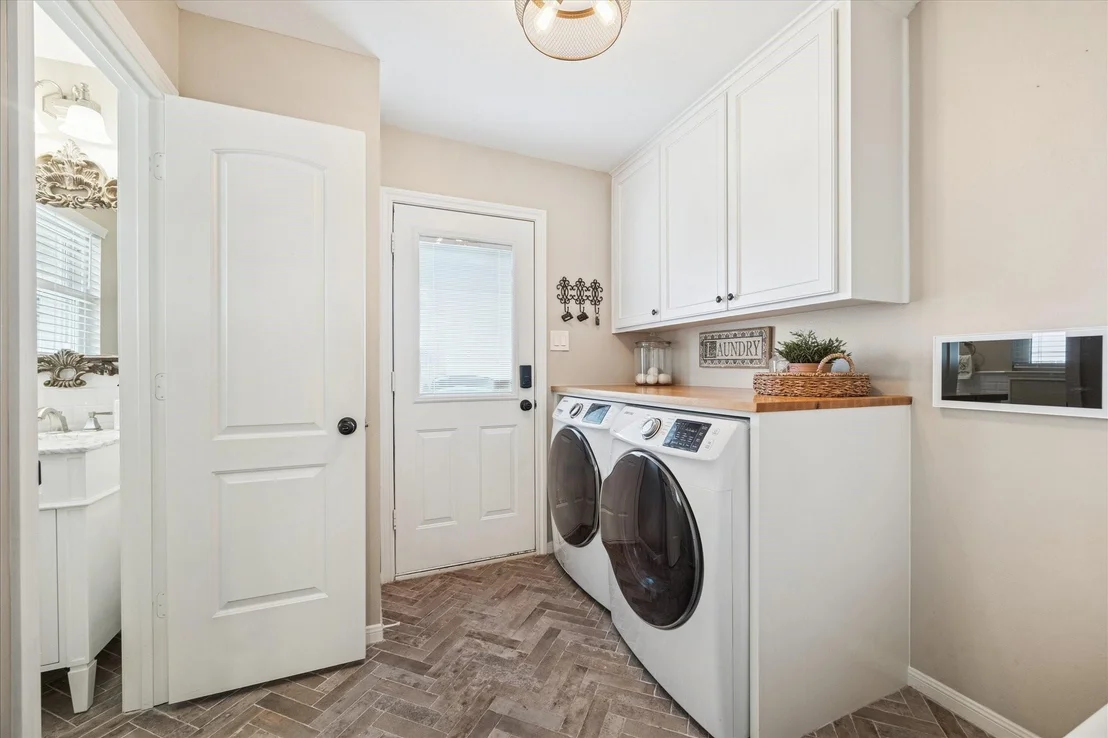 Photo of 9715 Truscon Drive