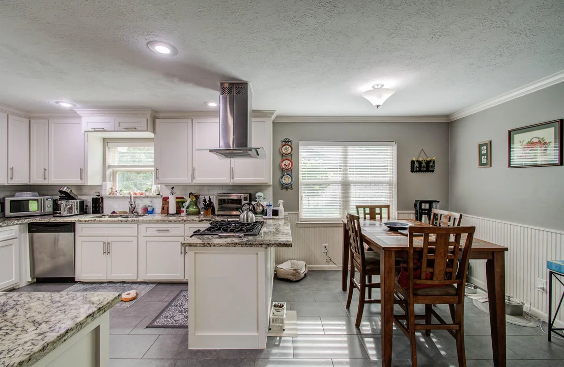 Photo of 9818 Emnora Lane