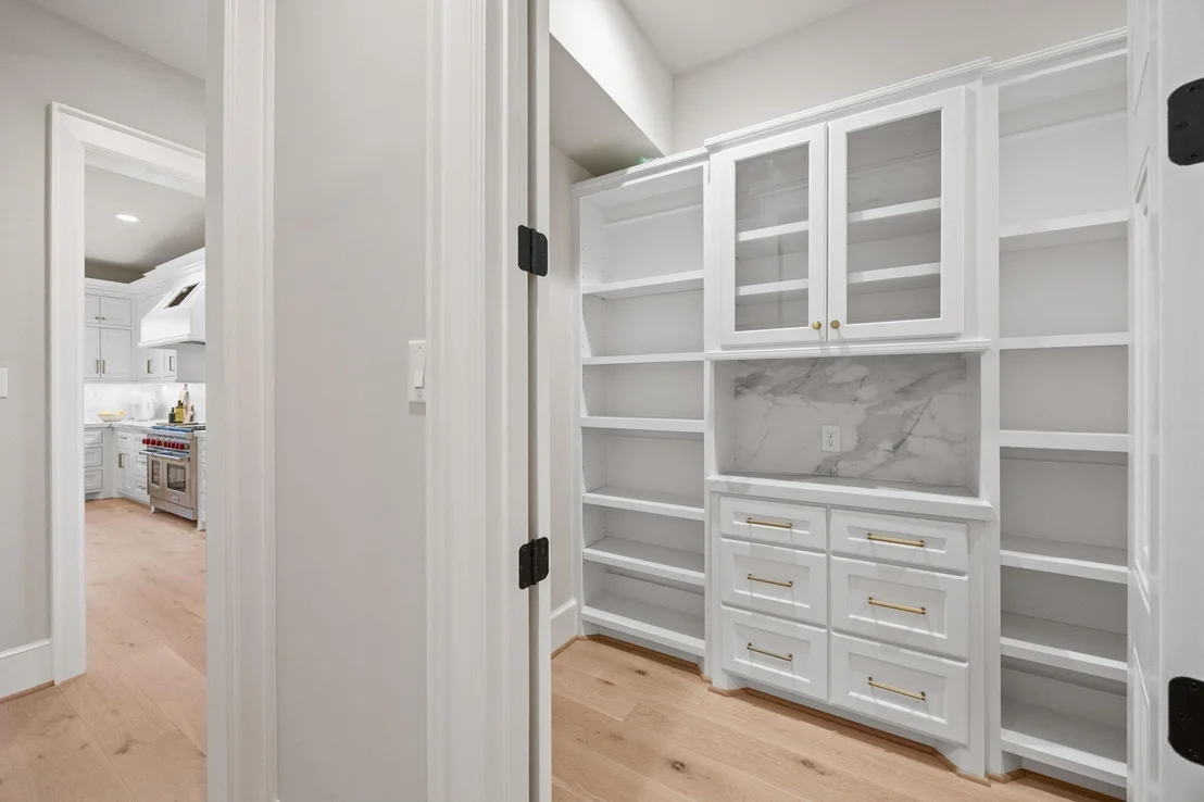 Photo of 4902 Oak Forest Drive