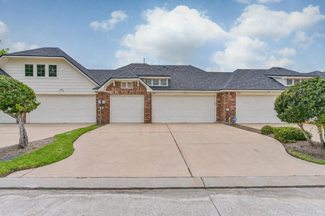 Photo of 3318 Silverbrook Lane