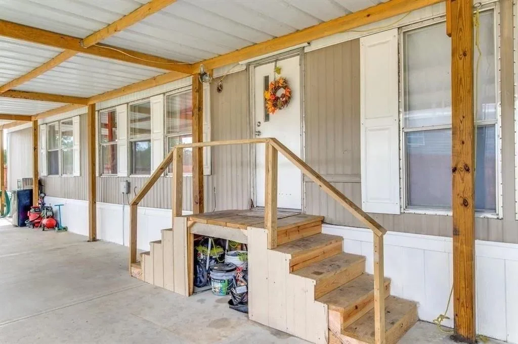 Photo of 505 Road 5202
