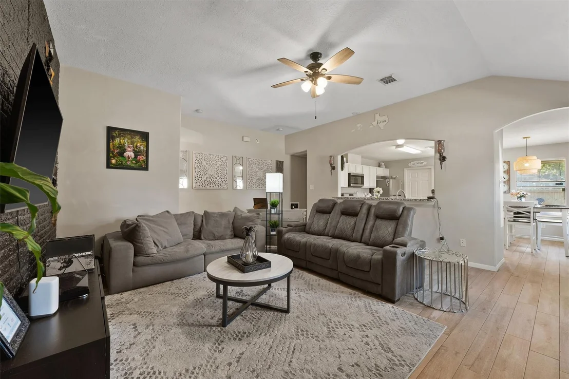 Photo of 19131 Lakota Drive