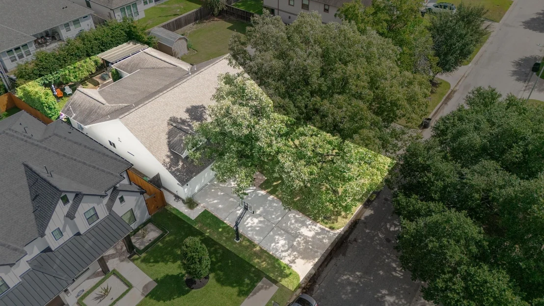 Photo of 1722 Chippendale Road