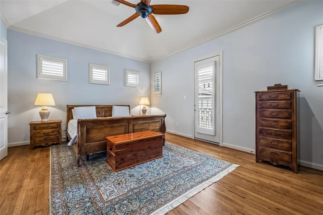 Photo of 907 Queen Annes Road