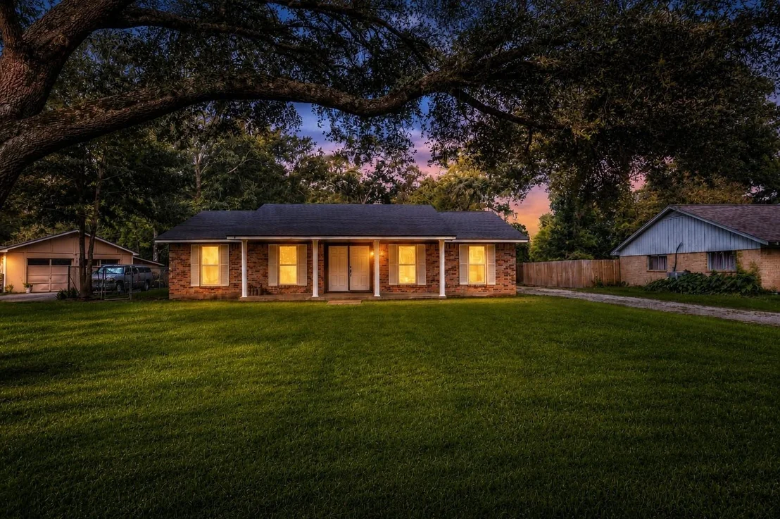 Photo of 20472 Lakeside Drive