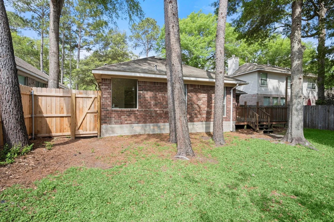 Photo of 22 N Hollylaurel Circle
