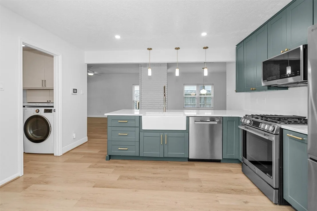 Photo of 147 E Pathfinders Circle