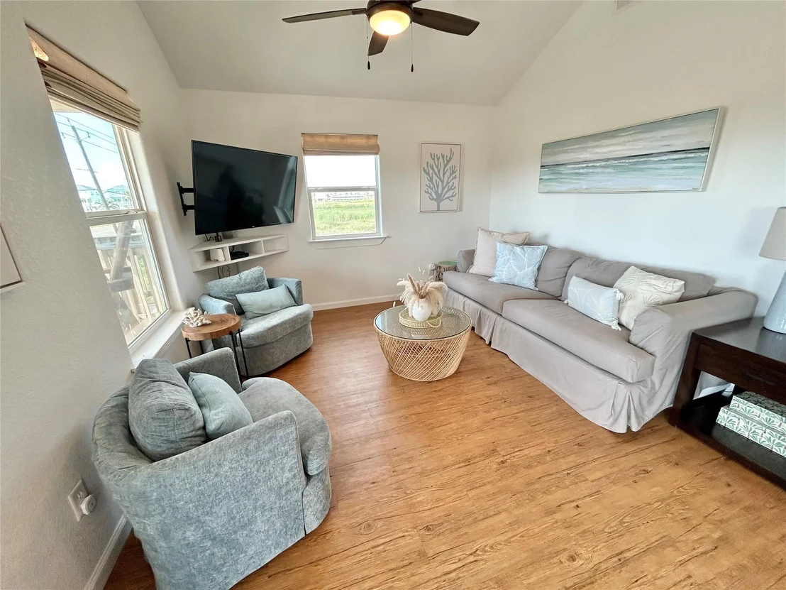 Photo of 753 Bluewater Highway