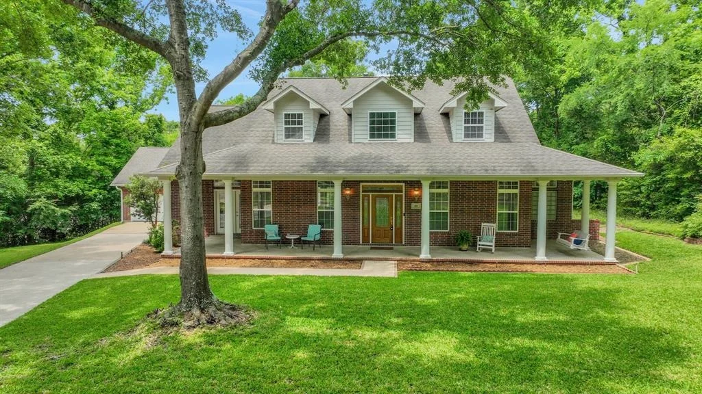 Photo of 69 Lake Oaks Circle