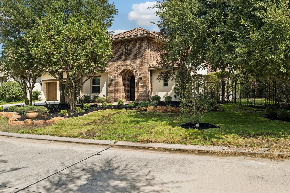 Photo of 14 Woodglade Way