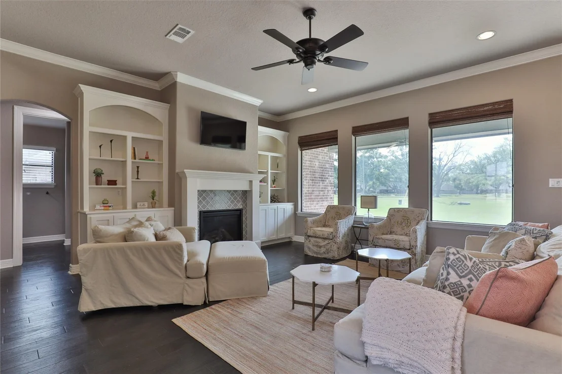 Photo of 717 Rustic Oaks Drive