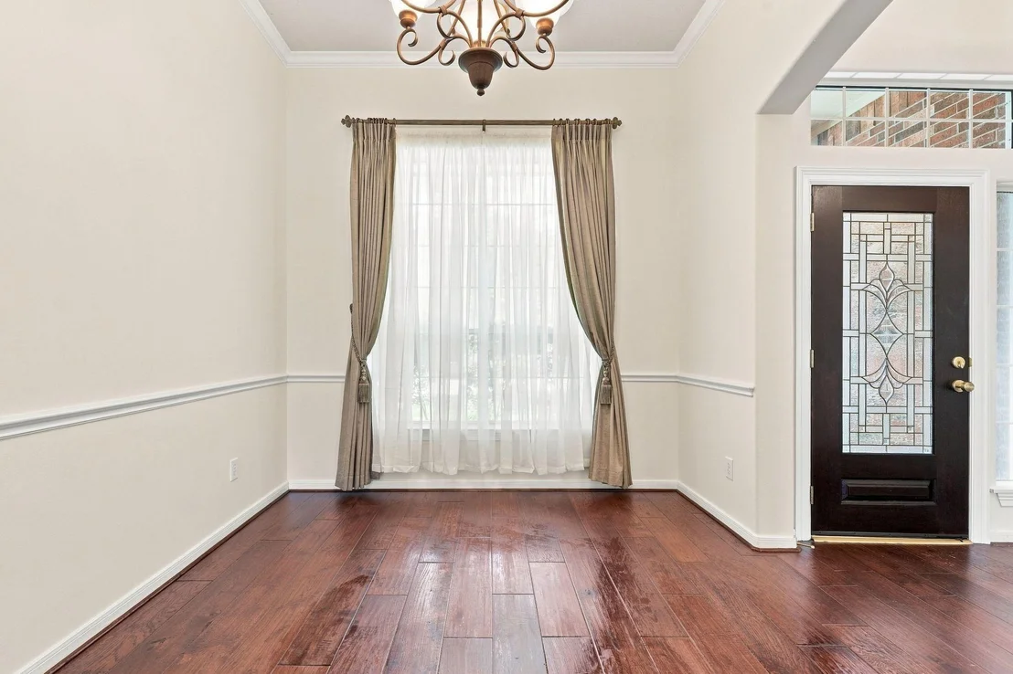 Photo of 6127 Merry Pine Court