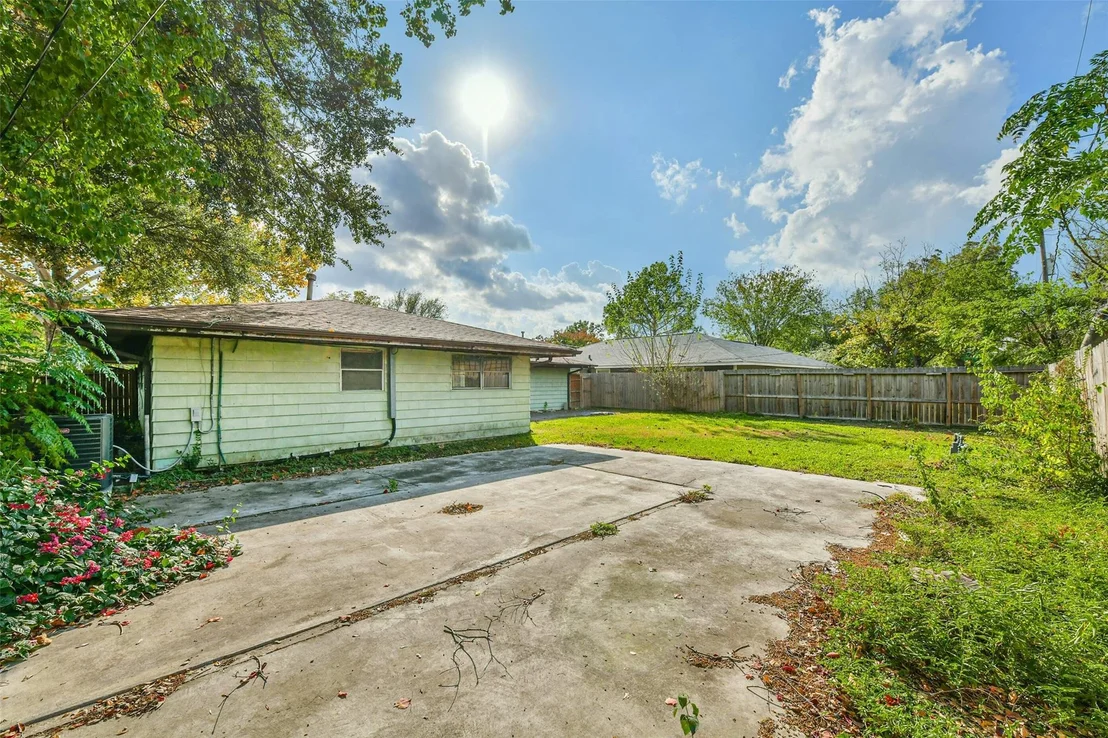 Photo of 3517 Tanglebriar Drive