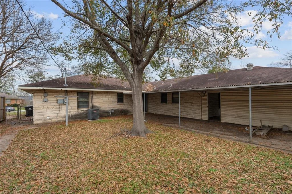 Photo of 2114 Lazybrook Drive