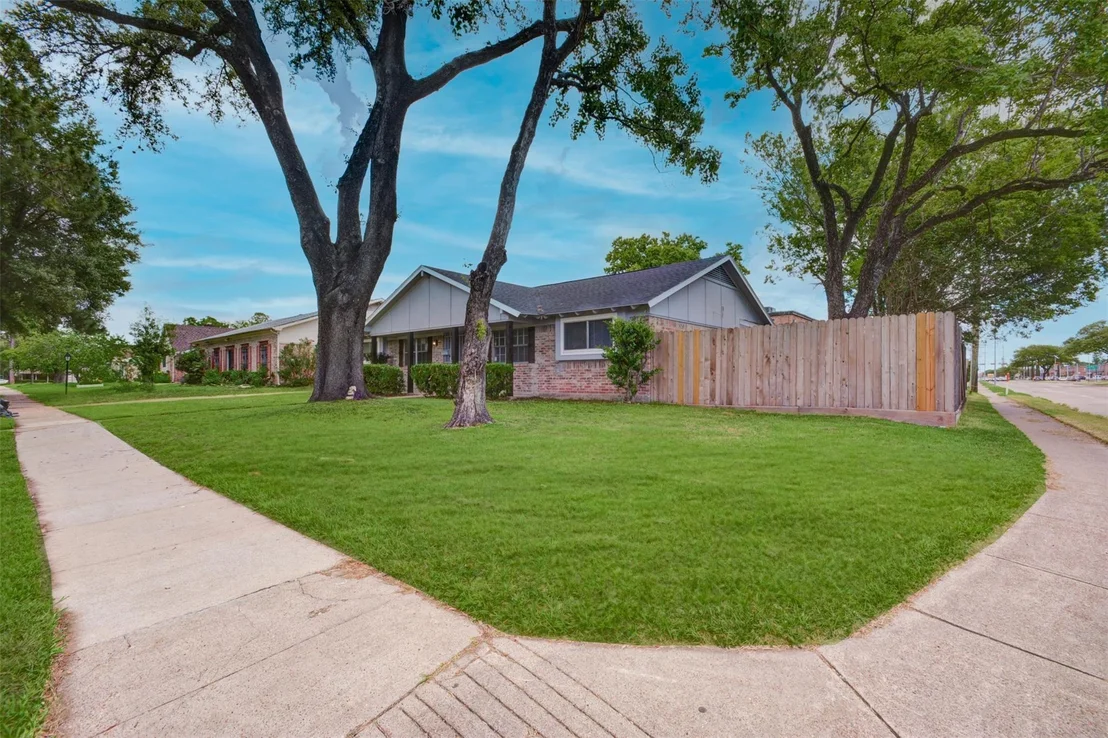 Photo of 7927 Pella Drive