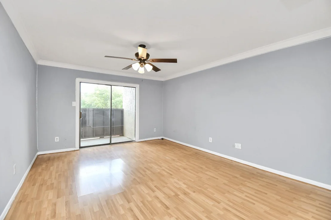 Photo of Unit 21 at 3065 Walnut Bend Lane