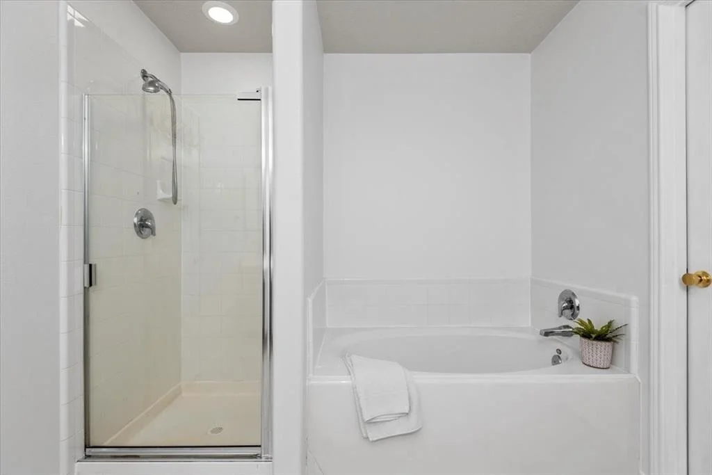 Photo of 14203 Old Dock Lane