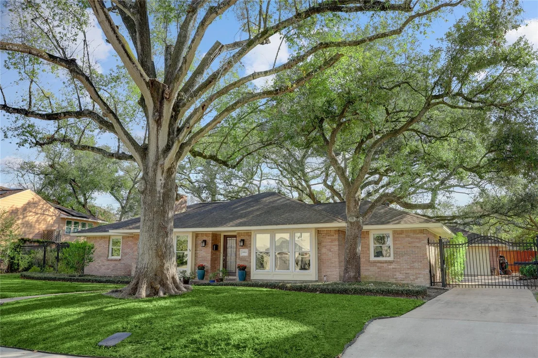 Photo of 3813 Linkview Drive