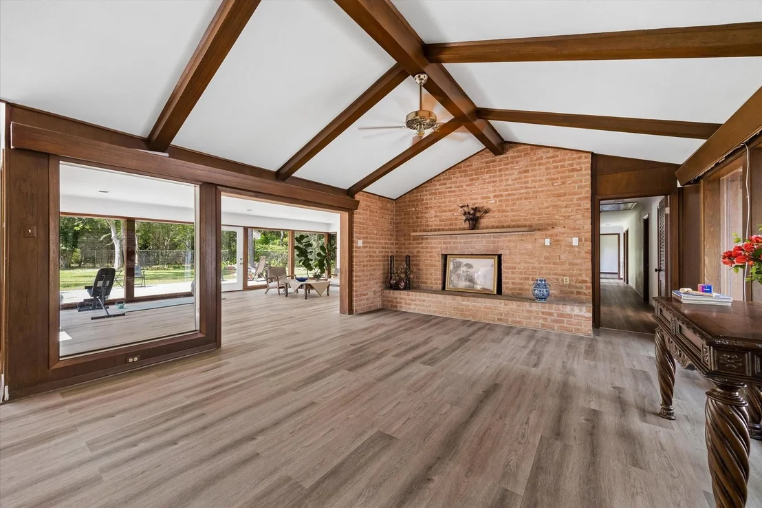 Photo of 9805 Shadow Wood Drive