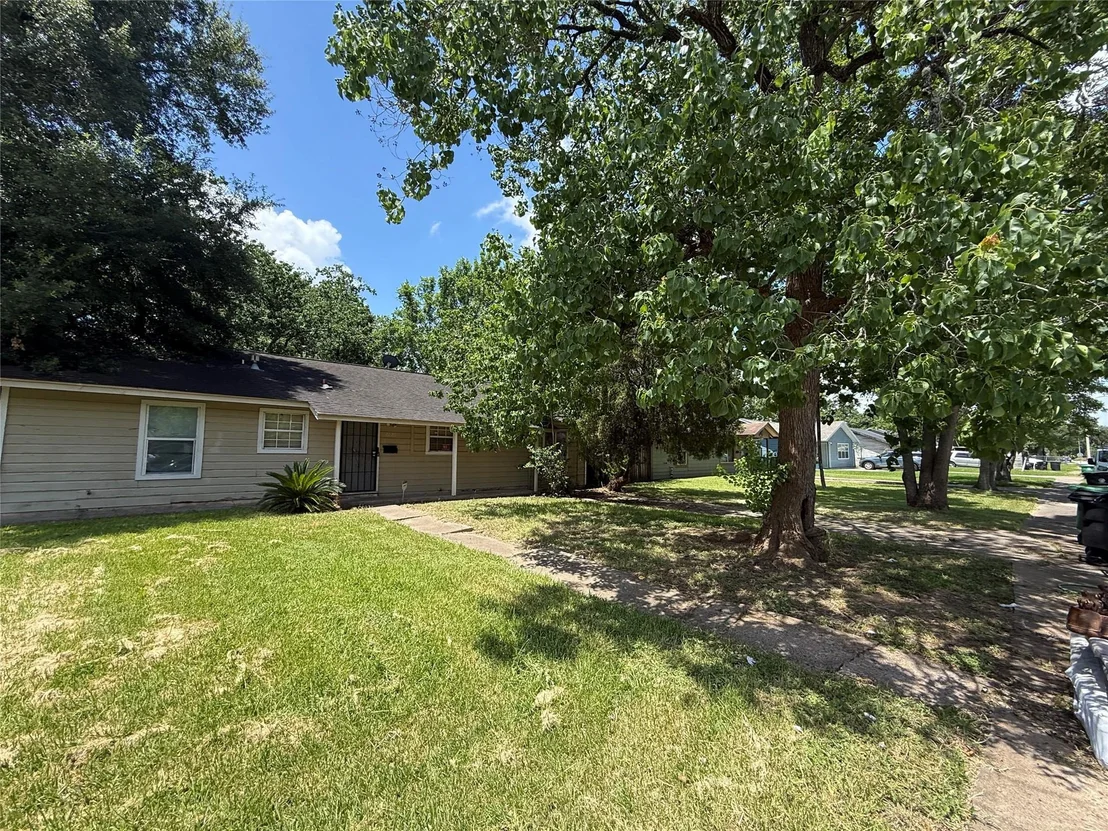 Photo of 6026 Glenhurst Drive