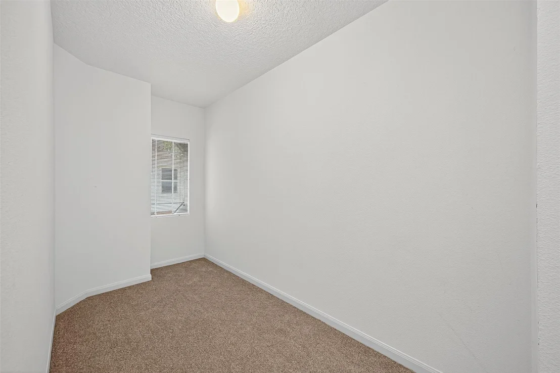 Photo of 151 W Coldbrook Circle