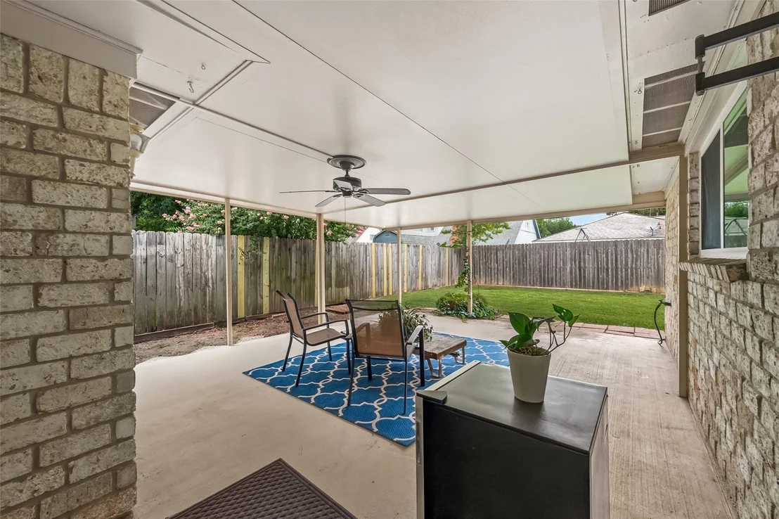 Photo of 9618 Springmont Drive