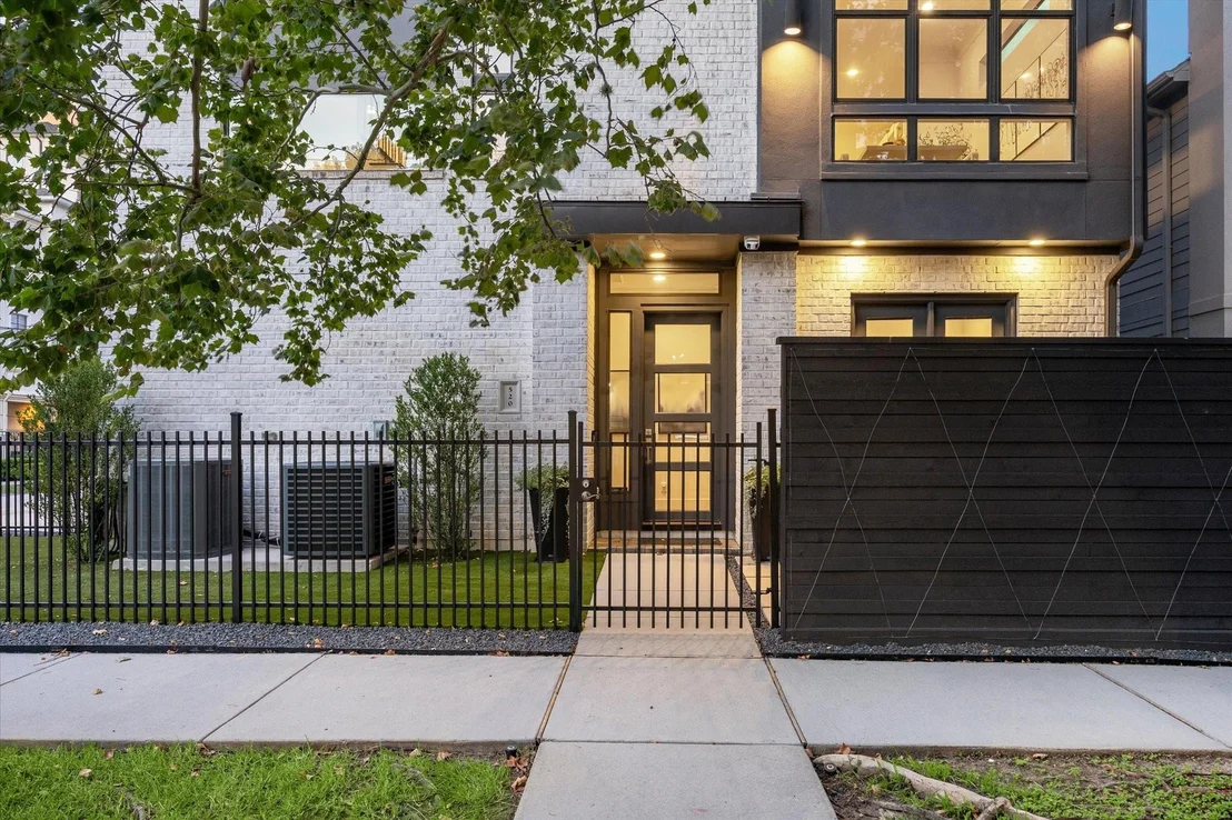 Photo of 520 Knox Street