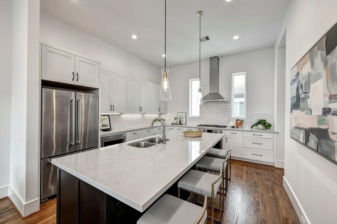 Photo of 802 Detering Street