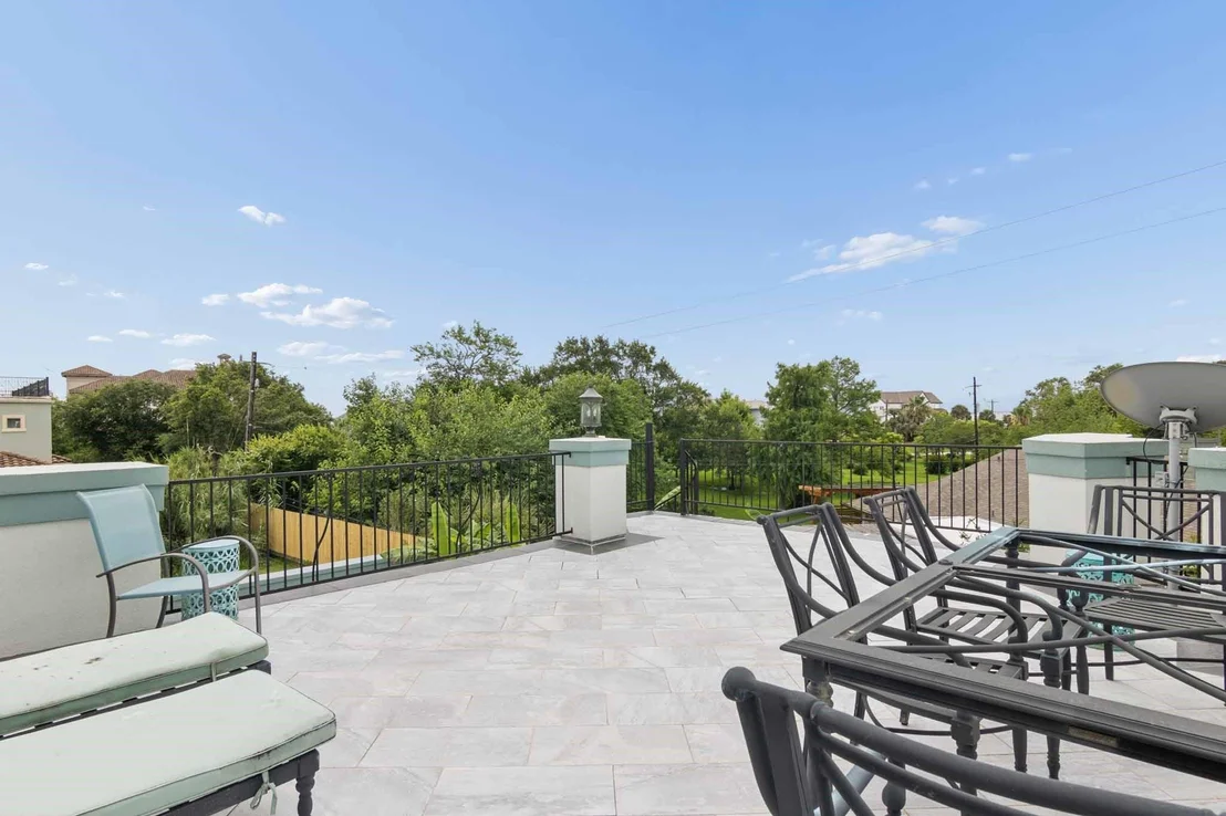 Photo of 537 Villa Drive