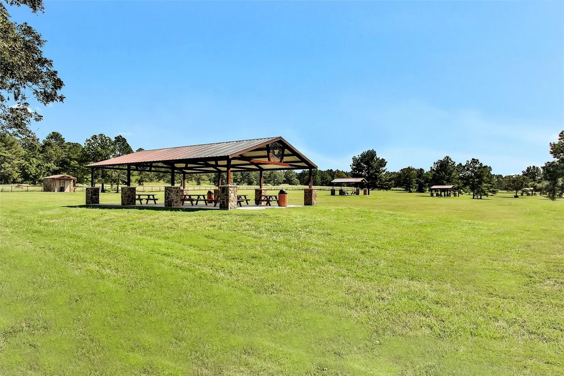 Photo of 16046 Forest Mill Road
