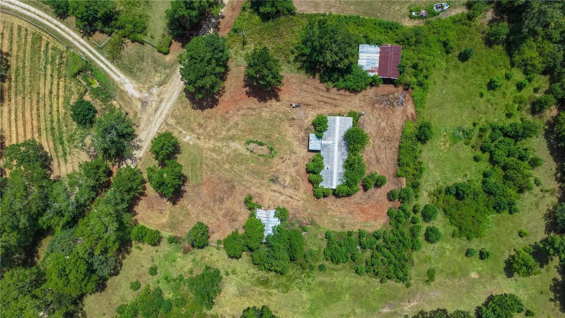 Photo of 2796 Helmic Road