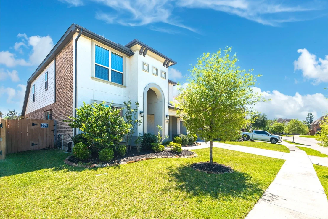 Photo of 27918 Madison Bend Drive