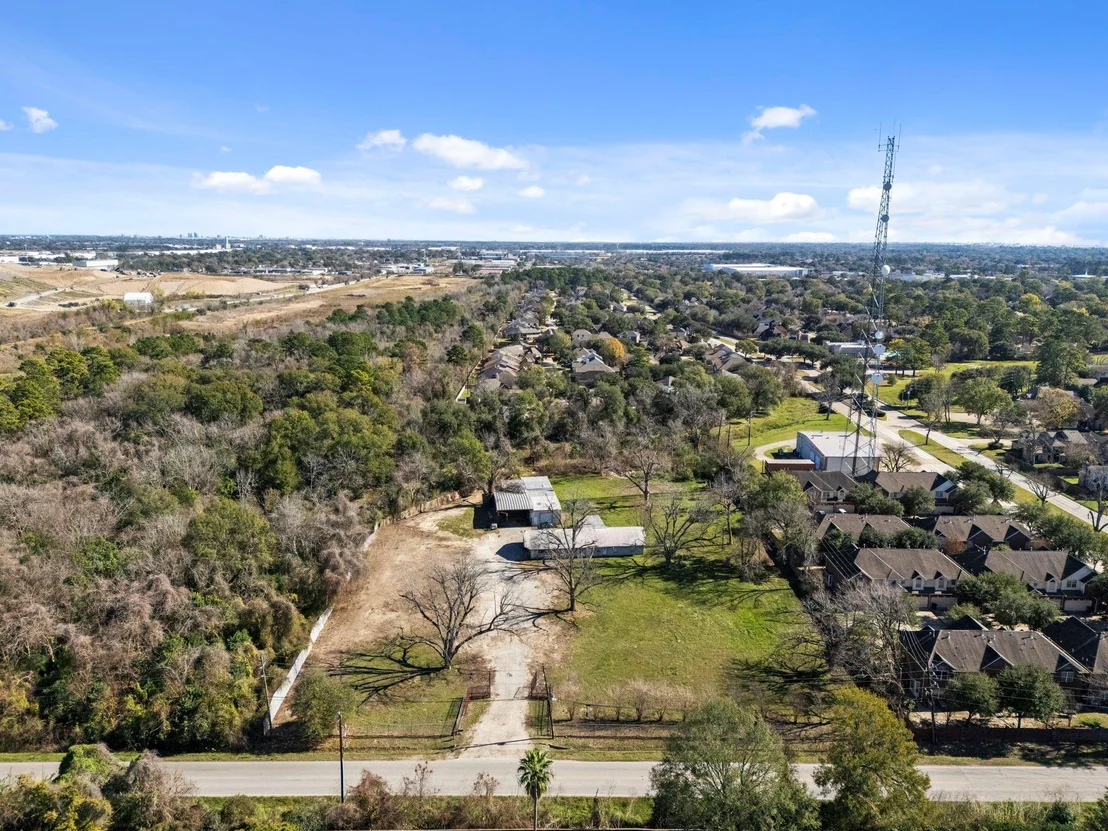 Photo of 8438 Windfern Road