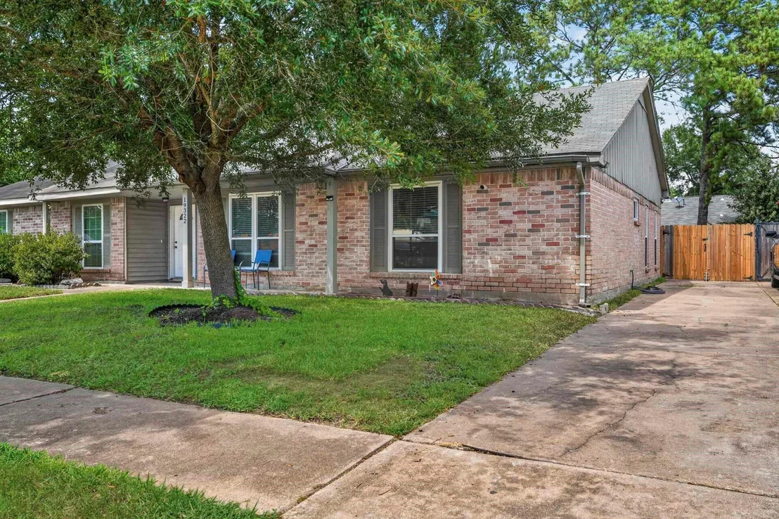 Photo of 19322 Woodglen Drive