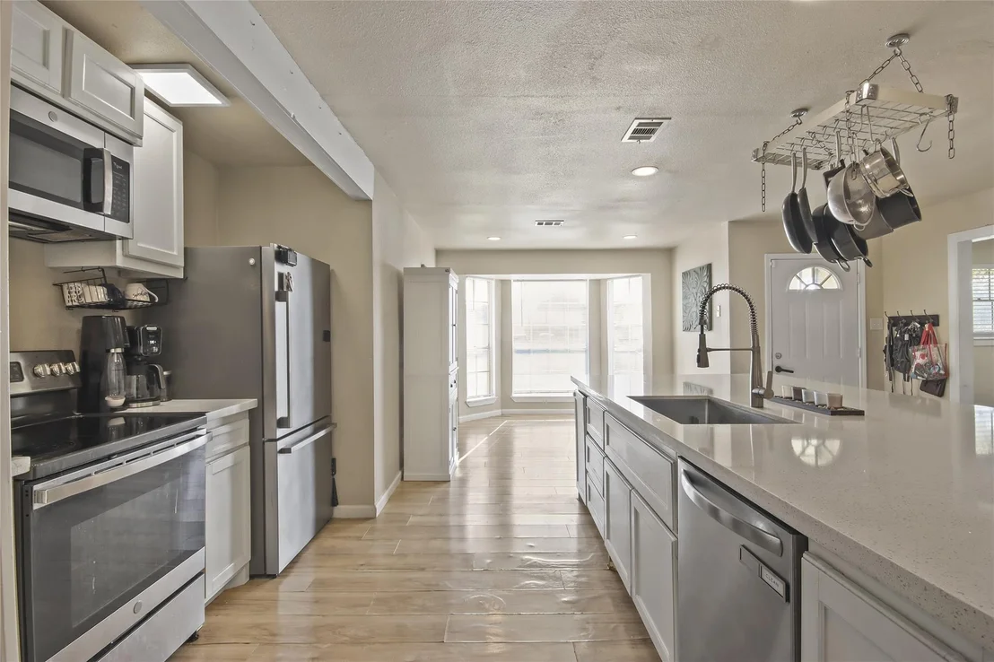 Photo of 910 Centerwood Drive