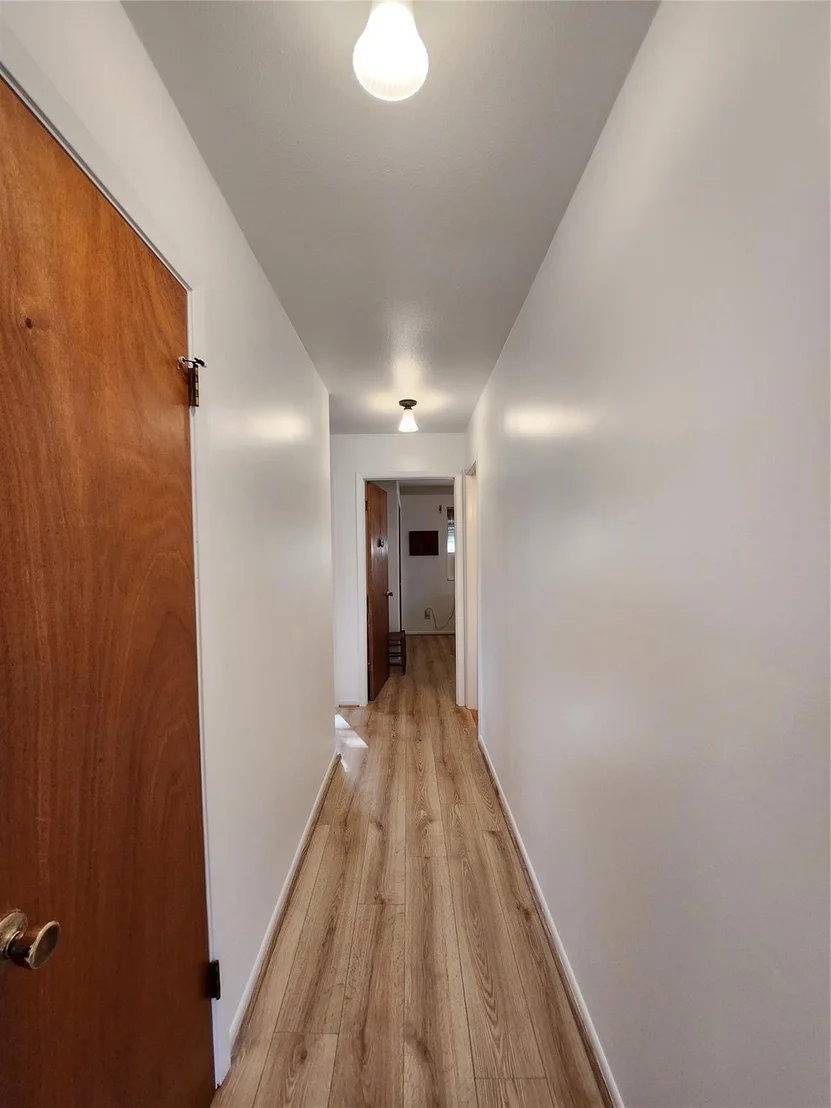 Photo of 2182 W Bayshore Drive