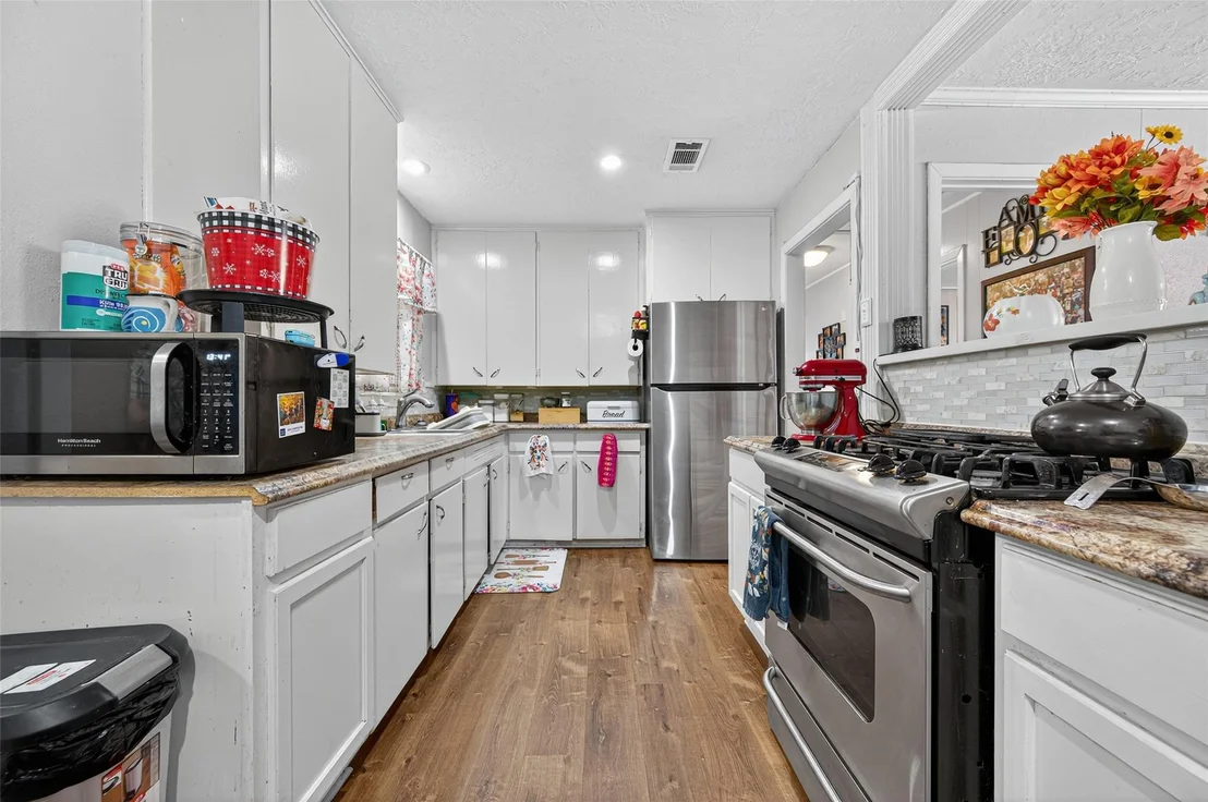 Photo of 702 Churchill Drive