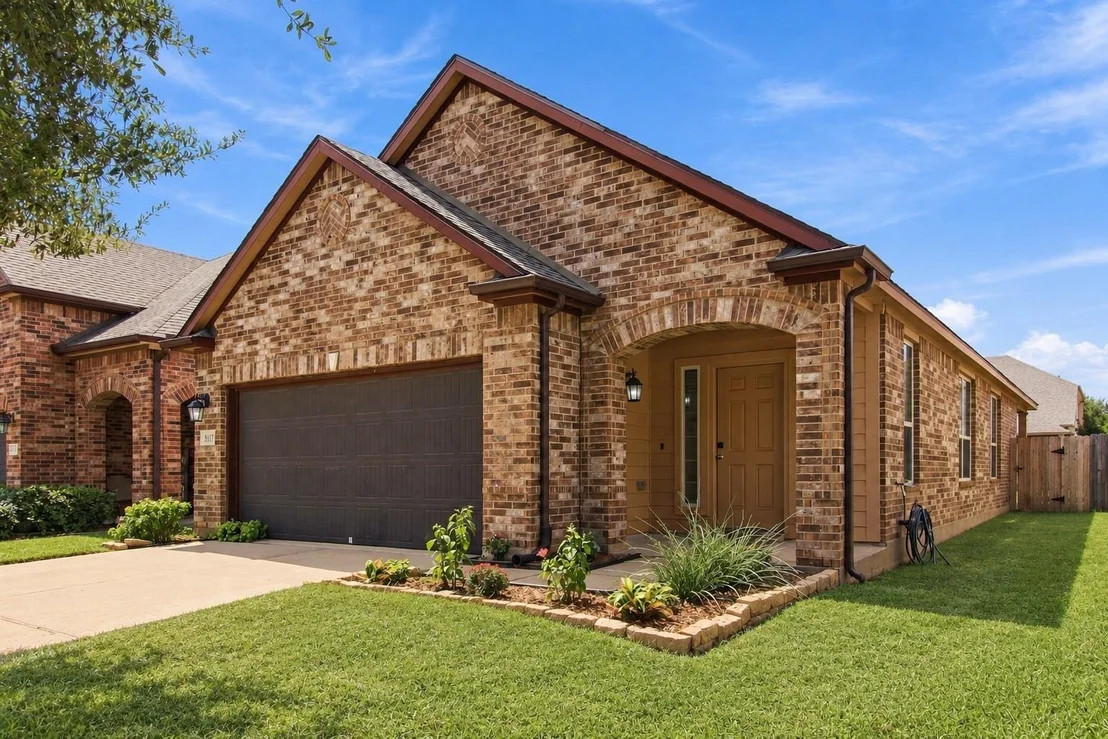 Photo of 8117 E Pine Creek Bend